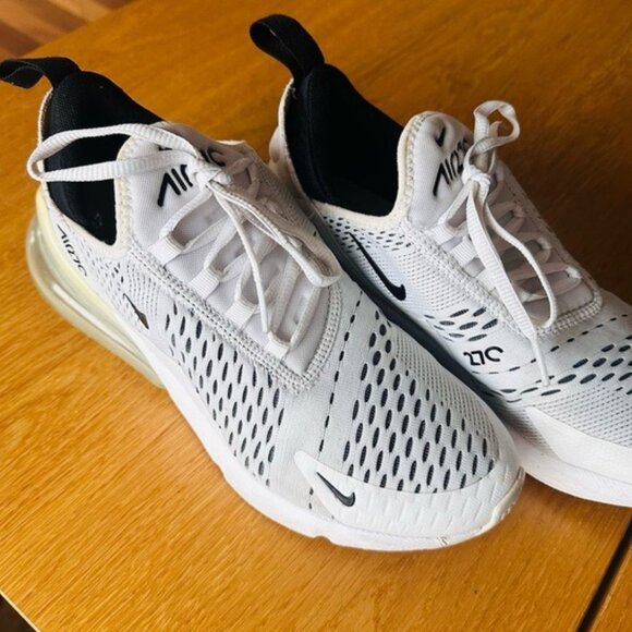 Nike Shoes - Nike Women's Nike Air Max 270 sz 8.5 shoes White Black Nike Athletic Shoes